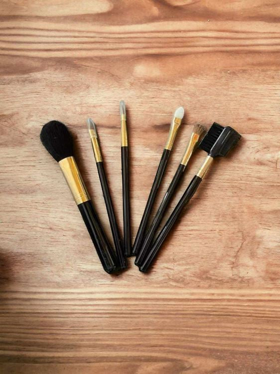 Étui 6 Pinceaux de Maquillage – Praticité et Protection